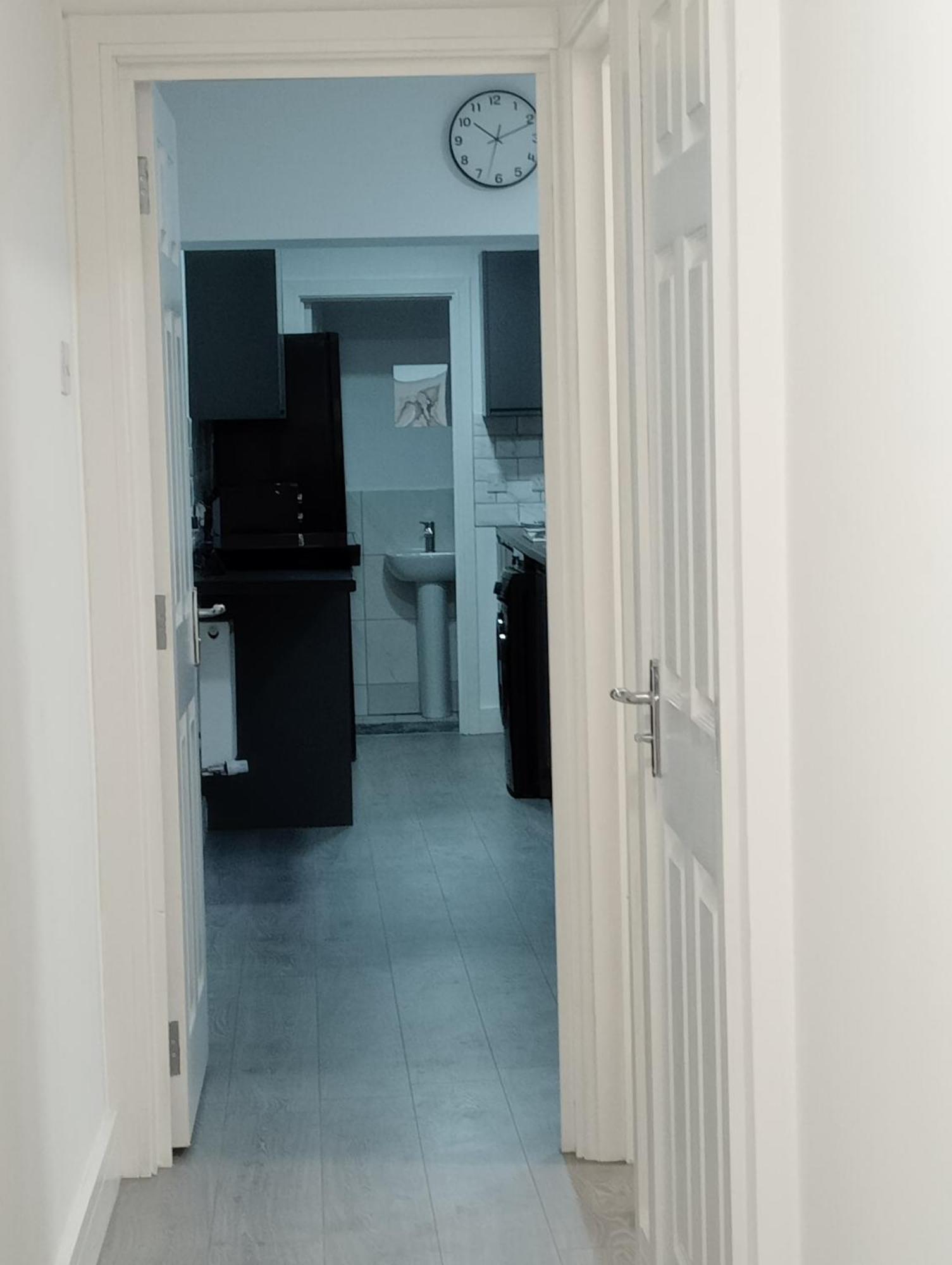 Roovi'S Nest Villa Nottingham Buitenkant foto