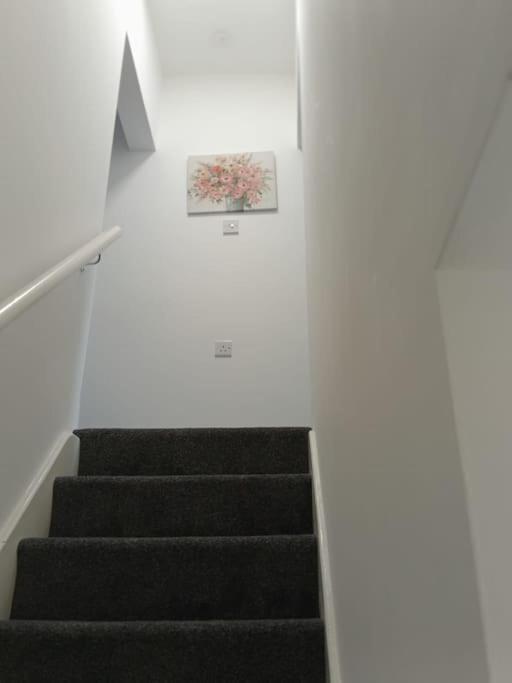 Roovi'S Nest Villa Nottingham Buitenkant foto
