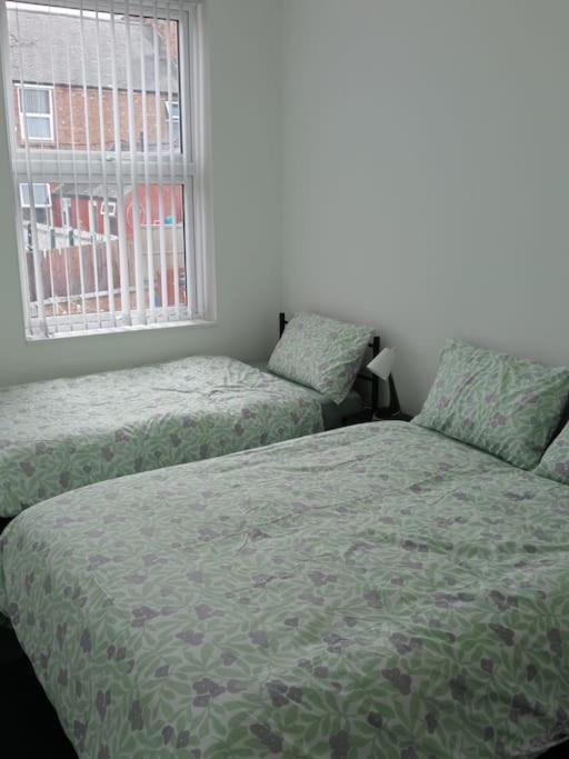 Roovi'S Nest Villa Nottingham Buitenkant foto