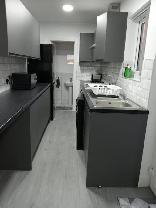 Roovi'S Nest Villa Nottingham Buitenkant foto