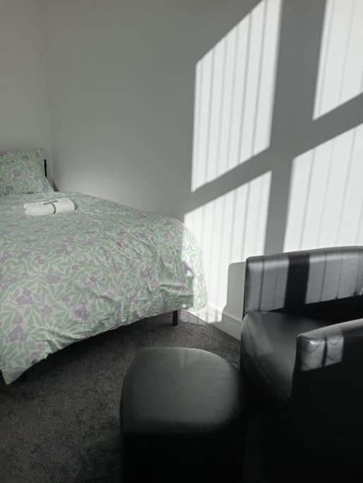 Roovi'S Nest Villa Nottingham Buitenkant foto